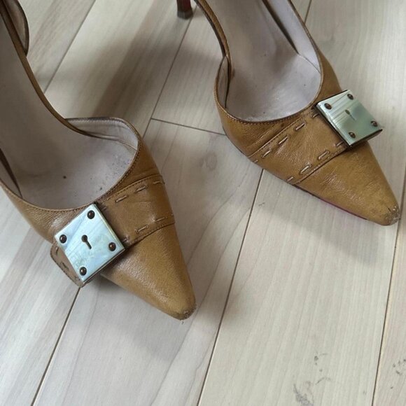 Emanuel Ungaro Brown Leather Heels – Made in Italy with Mother of Pearl Detail - Picture 3 of 8